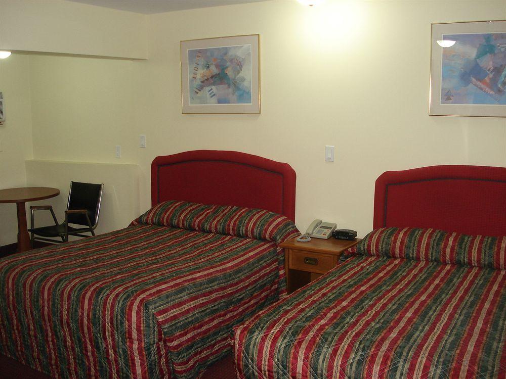 Lincoln Motel Sturgeon Falls Zewnętrze zdjęcie