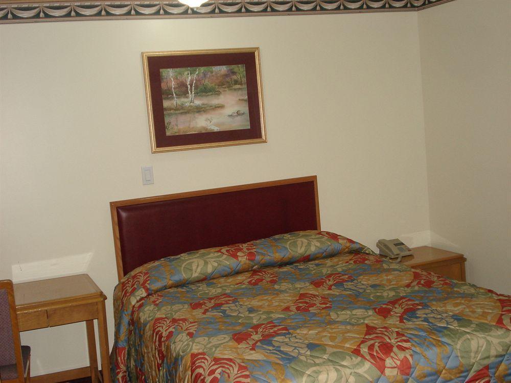 Lincoln Motel Sturgeon Falls Zewnętrze zdjęcie