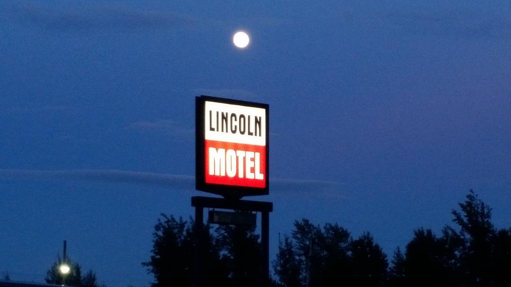 Lincoln Motel Sturgeon Falls Zewnętrze zdjęcie