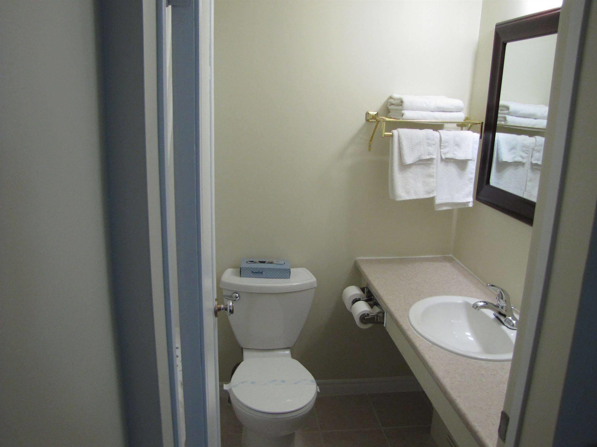 Lincoln Motel Sturgeon Falls Zewnętrze zdjęcie
