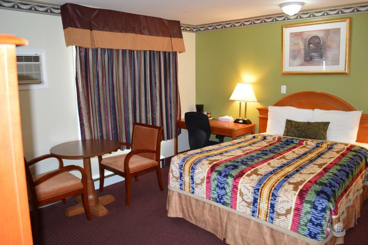 Lincoln Motel Sturgeon Falls Zewnętrze zdjęcie