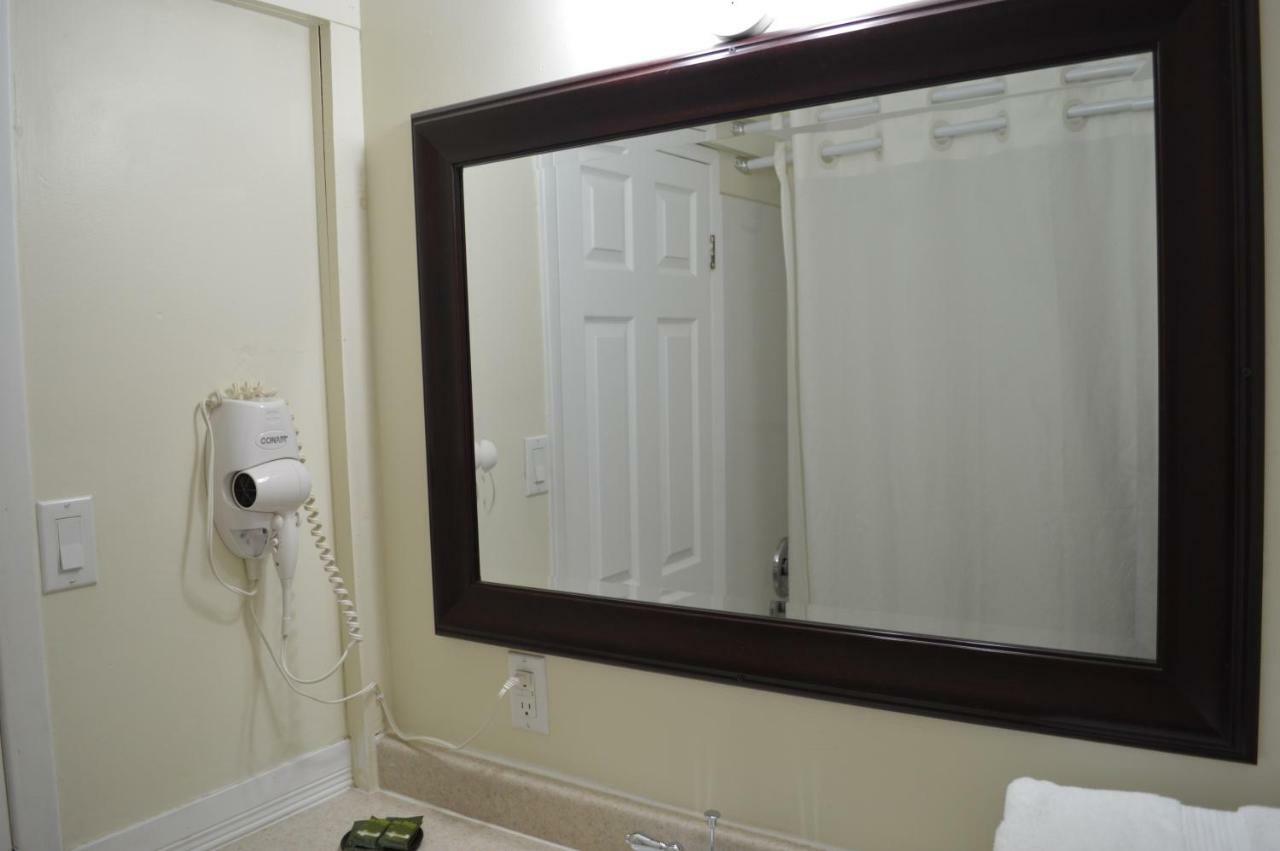 Lincoln Motel Sturgeon Falls Zewnętrze zdjęcie